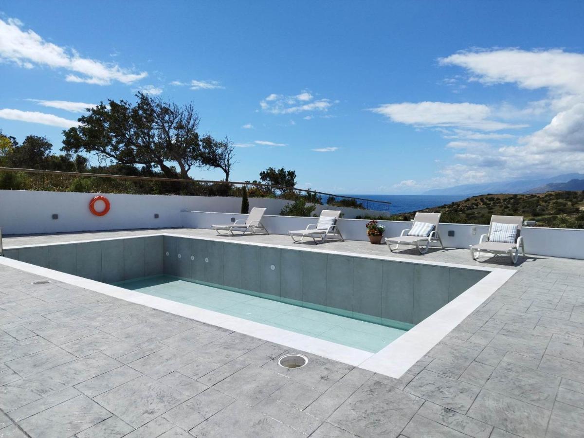 Villa George Sea View With Pool - טריופטרה מראה חיצוני תמונה