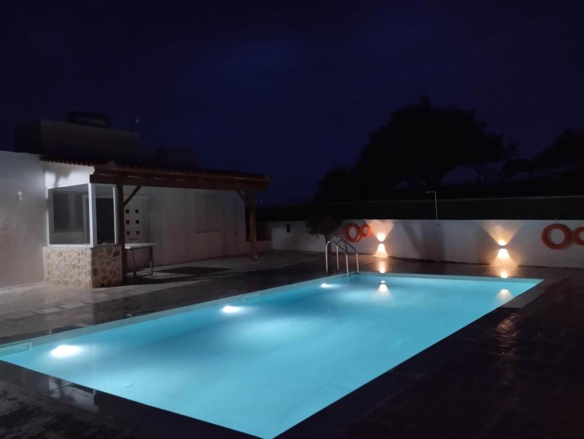 Villa George Sea View With Pool - טריופטרה מראה חיצוני תמונה